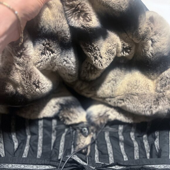 Rare, Vintage Daniela Vitali Raccoon Fur Jacket, Hooded,
Sz (US 10-12 ) - Picture 8 of 16